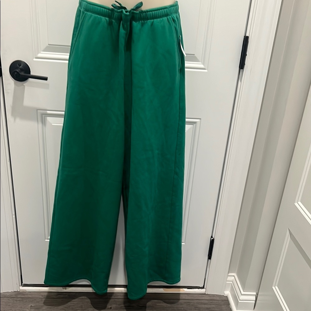 NWT! GAP Green Wide-Leg Pants